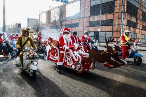 Babbi Natale in Vespa 2019