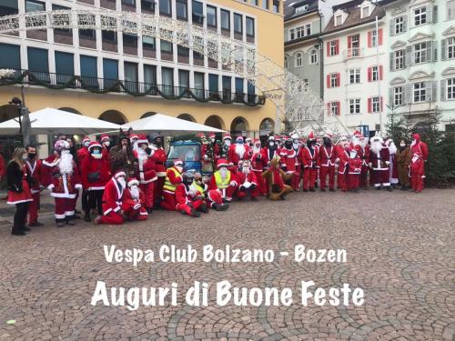 Babbi Natale in Vespa 2020