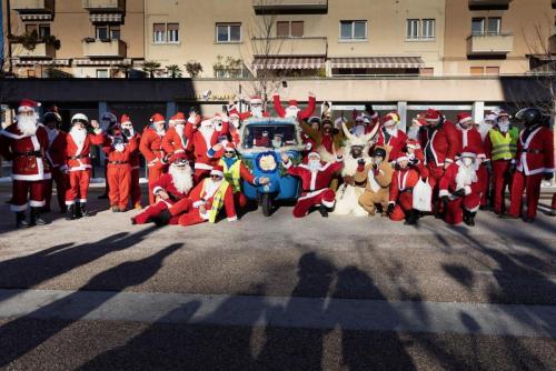 Babbi Natale in Vespa 2021